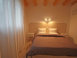 3 bedrooms, free WiFi, bed sheets