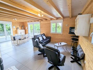TV - Spacious cottage with all comforts, Vosges (Anould)