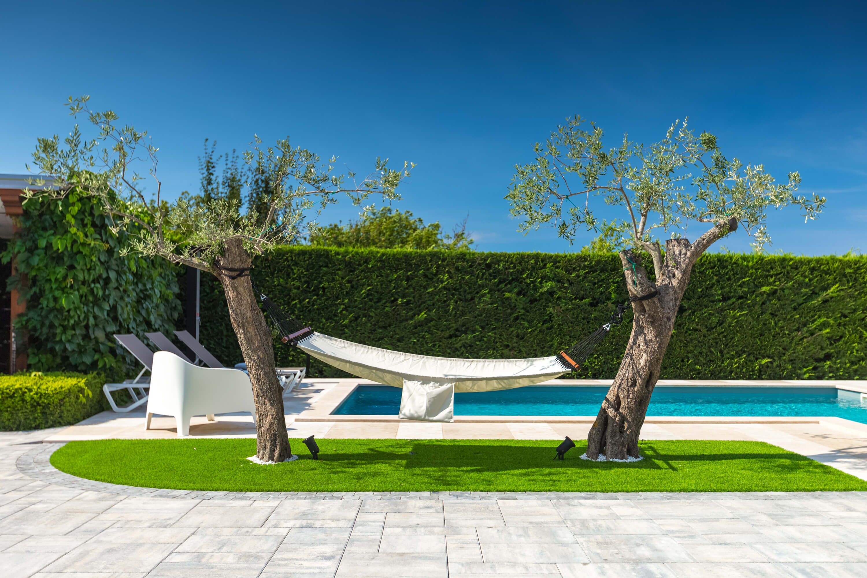 Piscina a l'aire lliure i piscina climatitzada 