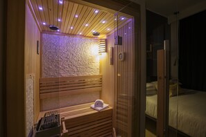 Sauna - ROMAC - Trinity II with Sauna & Hot Tub (Rome)