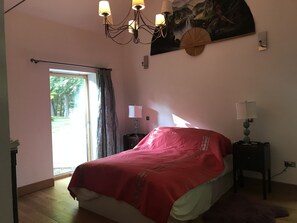 6 Schlafzimmer, Bügeleisen/Bügelbrett, Reisekinderbett, kostenloses WLAN