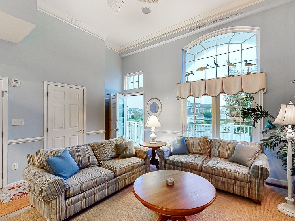 Bayside Bethany Lakes townhouse w/ fireplace, pools, basketball court, free WiFi