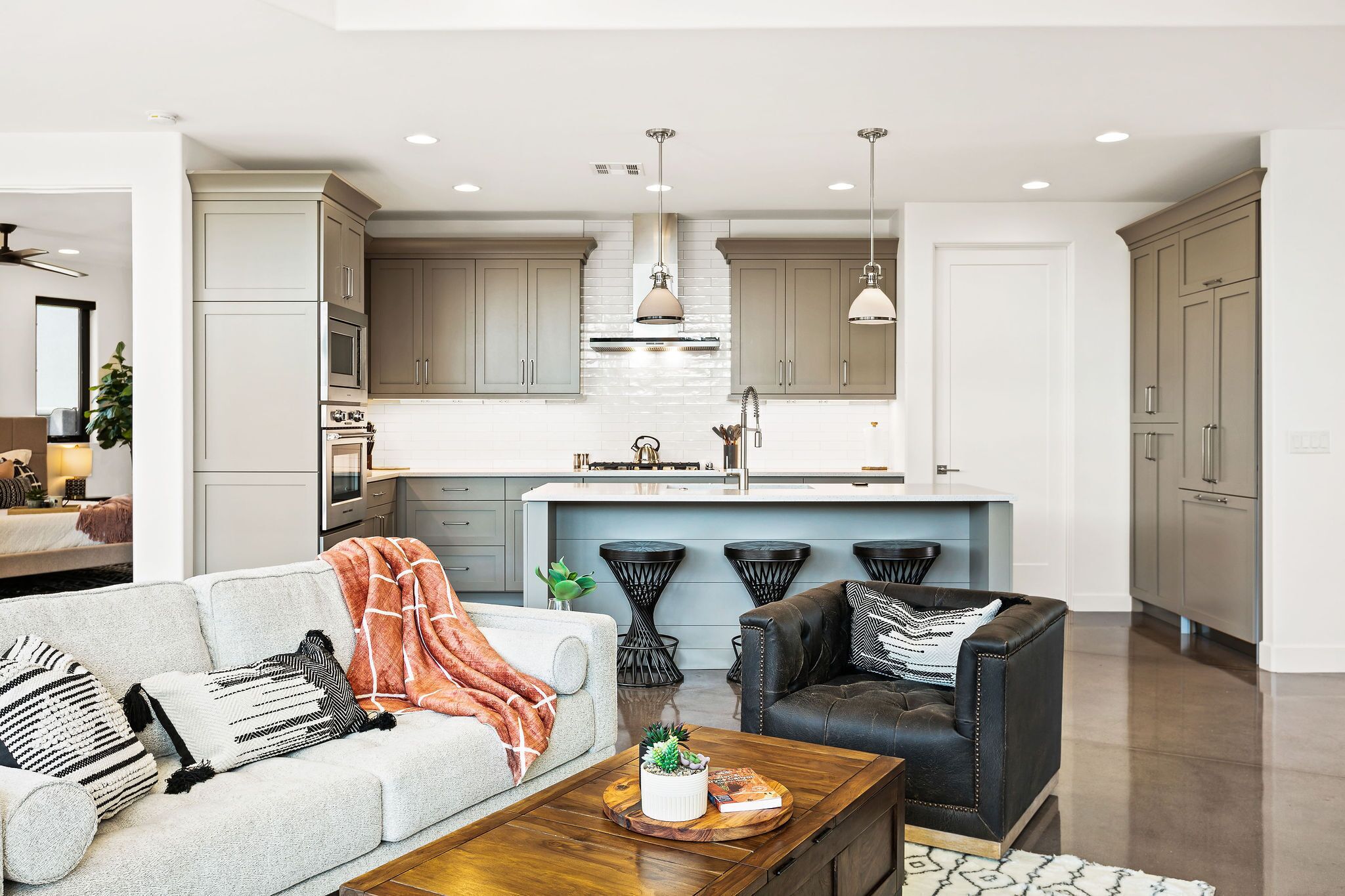 Enchanting Encanto #1 GORGEOUS LUXURY HOME!