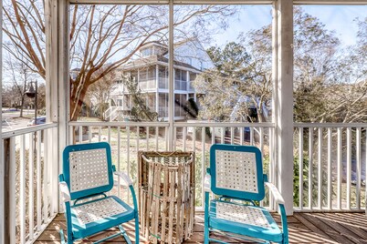 Sea Colony Tennis 1st floor condo w/ pool, shared sauna, and lake view