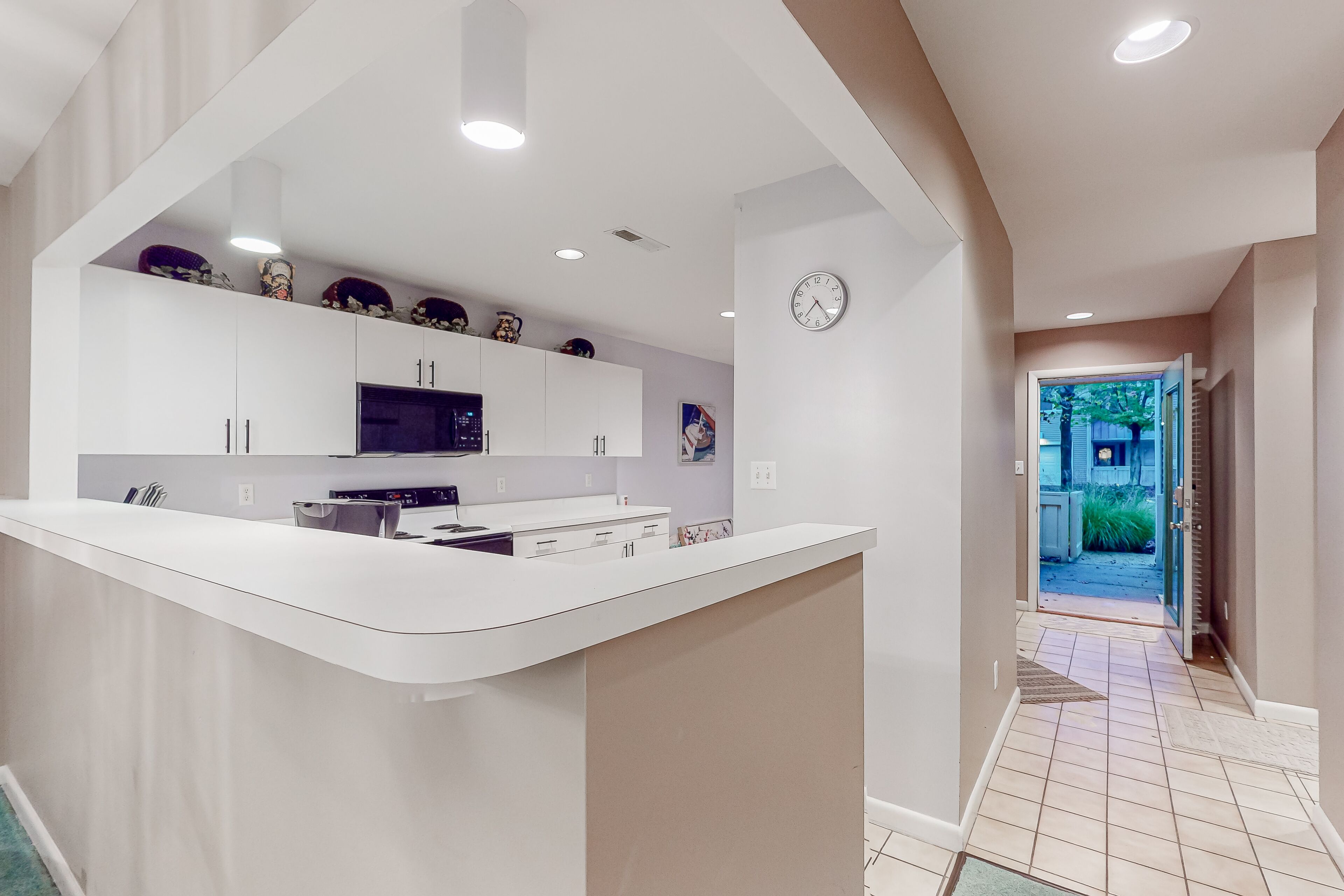 Sea Colony Tennis townhouse w/ gym, tennis court, free WiFi, and balcony