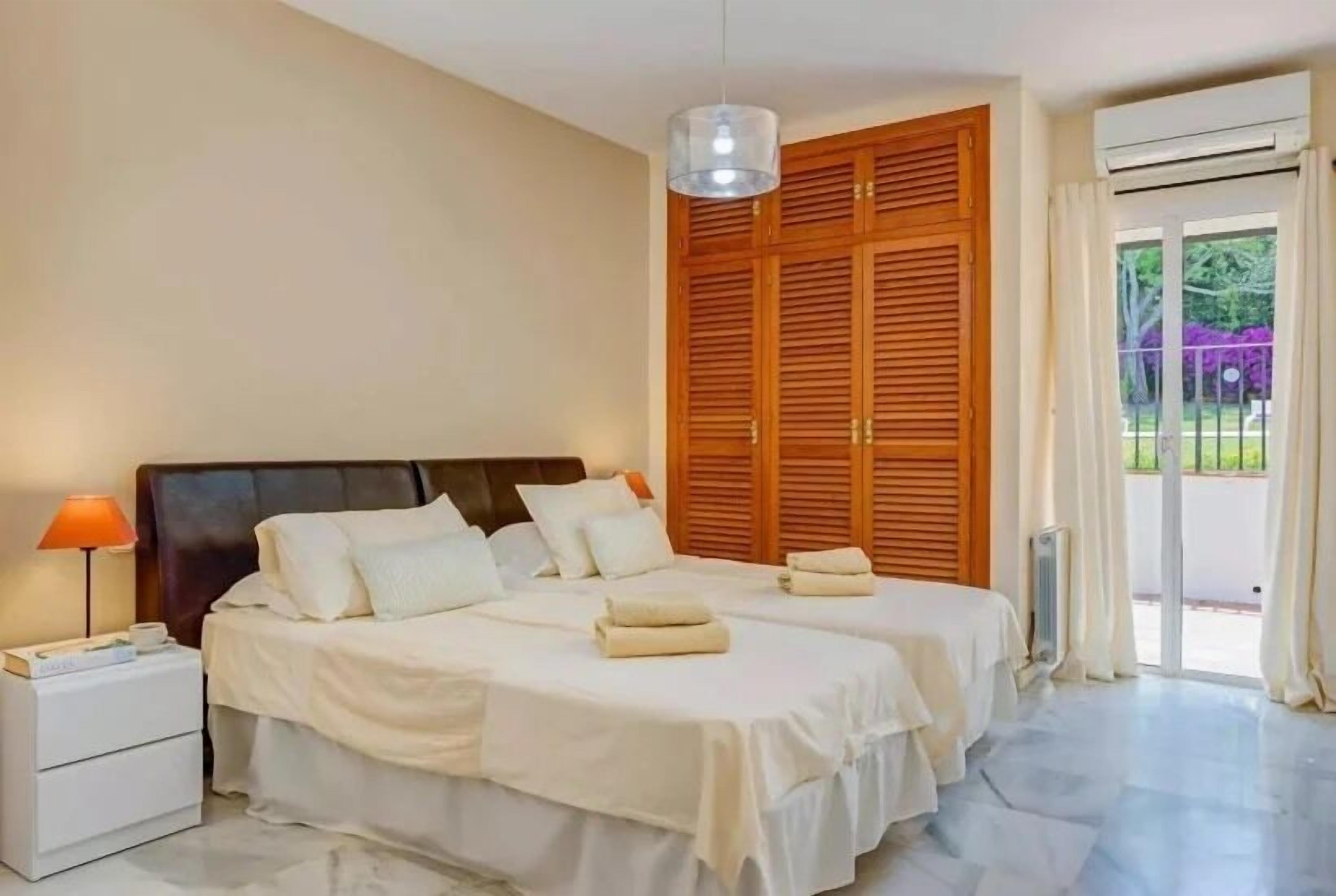 Beautiful Villa set in a quiet cul-de-sac close to all amenities