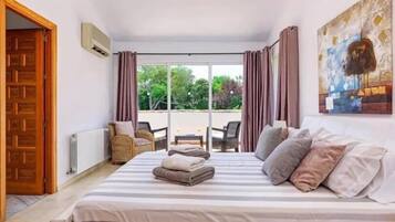 3 chambres, fer et planche Ă repasser, Wi-Fi, draps fournis