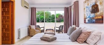 Beautiful Villa set in a quiet cul-de-sac close to all amenities