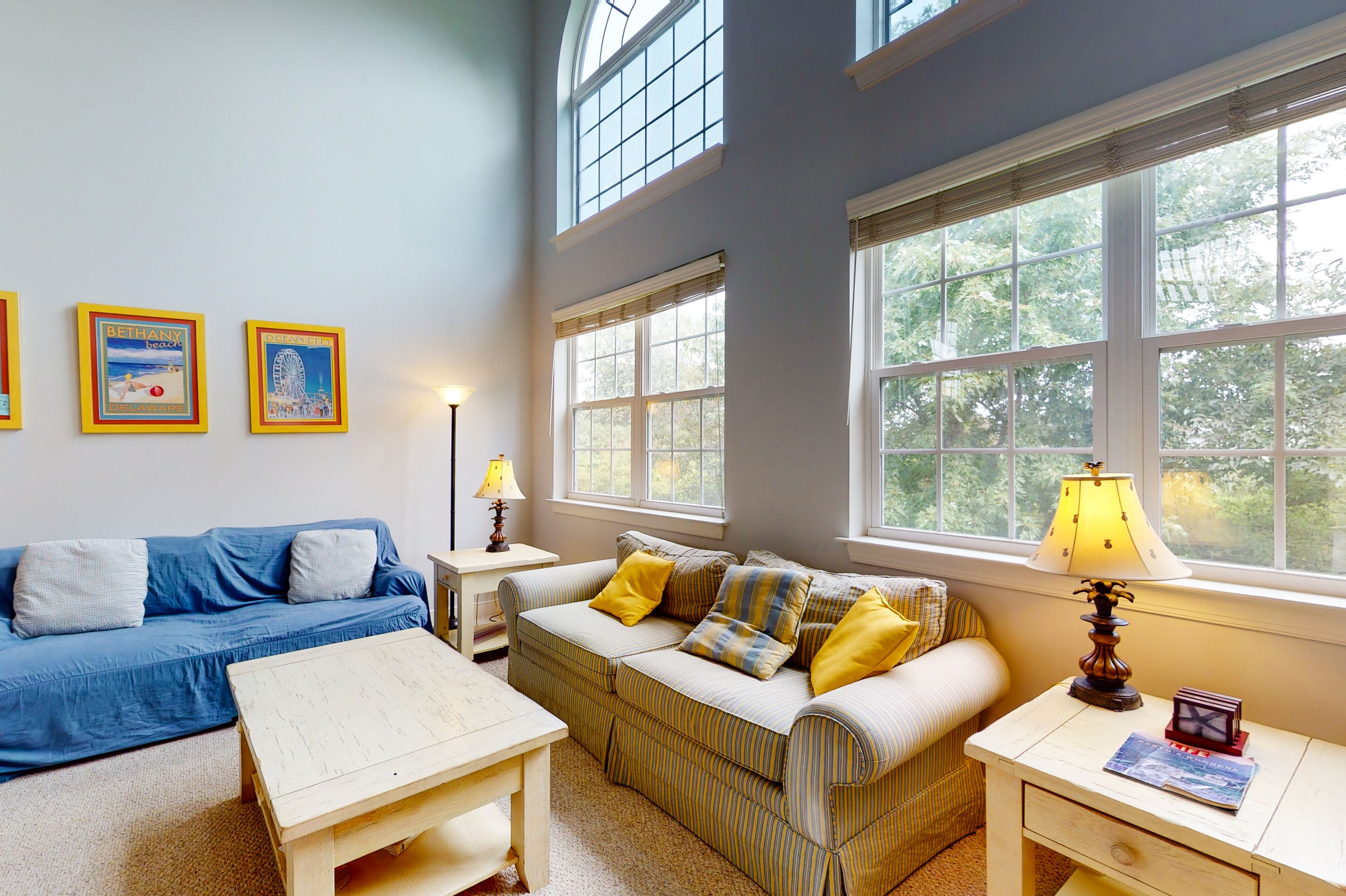 Wedgefield house w/ free WiFi, gas grill, outside shower & community pool