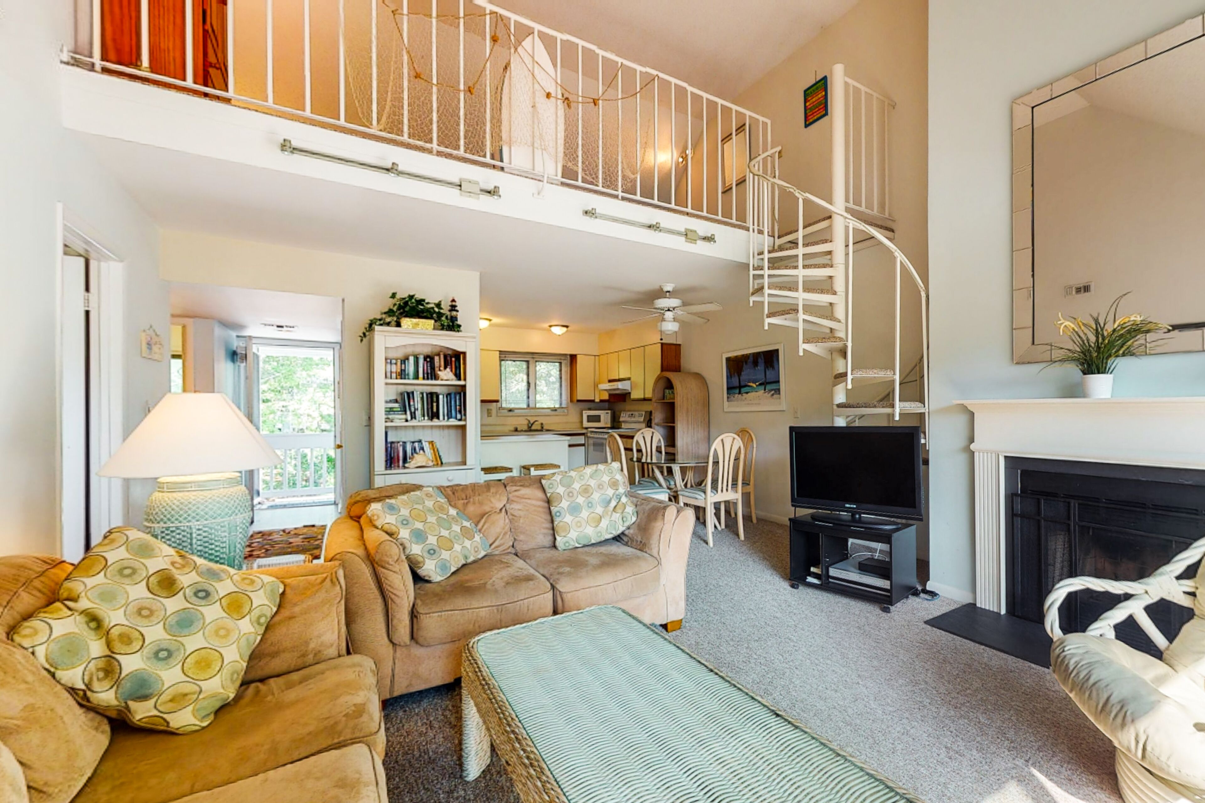 Sea Colony Tennis 2nd floor condo w/ basketball court, shared sauna, and pool!