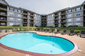 Pool - 3 Bedroom, 3 Bathroom Walk-in Golf Condo with Covered Patio (Branson)