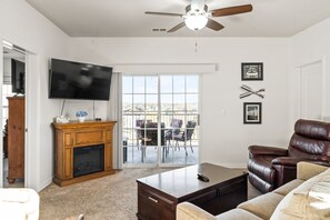 Smart TV - Green Views, Golden Location | Near Branson Fun (Branson)