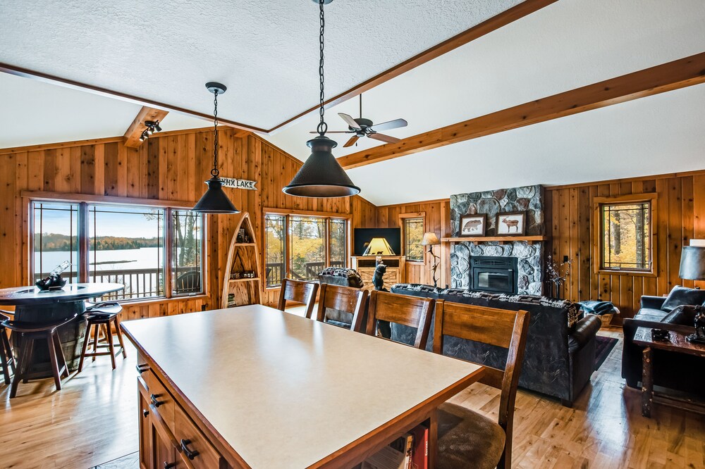 Lakefront, dog-friendly retreat w/ kayaks, canoe, basketball, & beach area!
