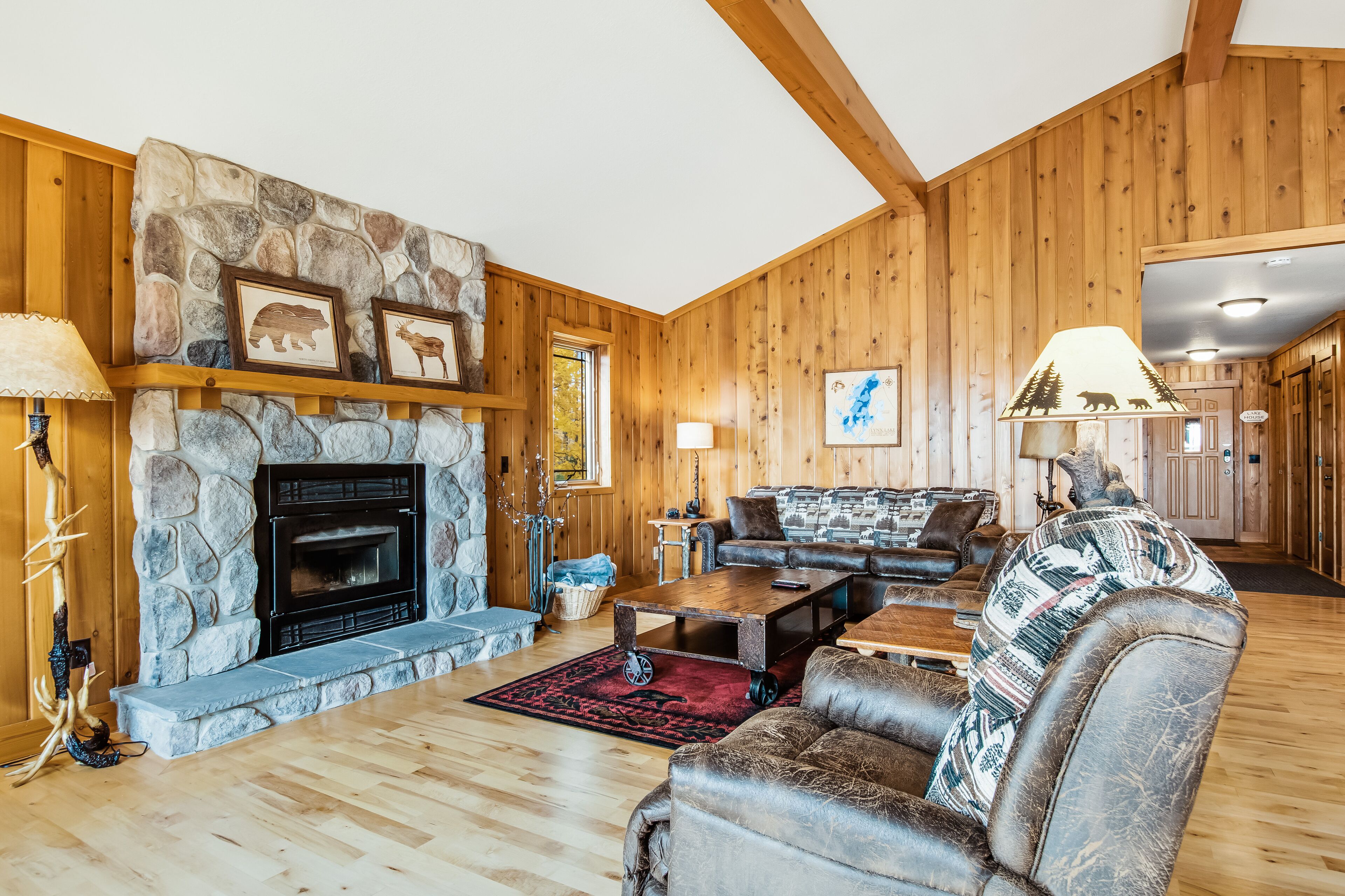 Lakefront, dog-friendly retreat w/ kayaks, canoe, basketball, & beach area!