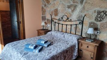 3 dormitorios, escritorio, tabla de planchar con plancha y wifi gratis