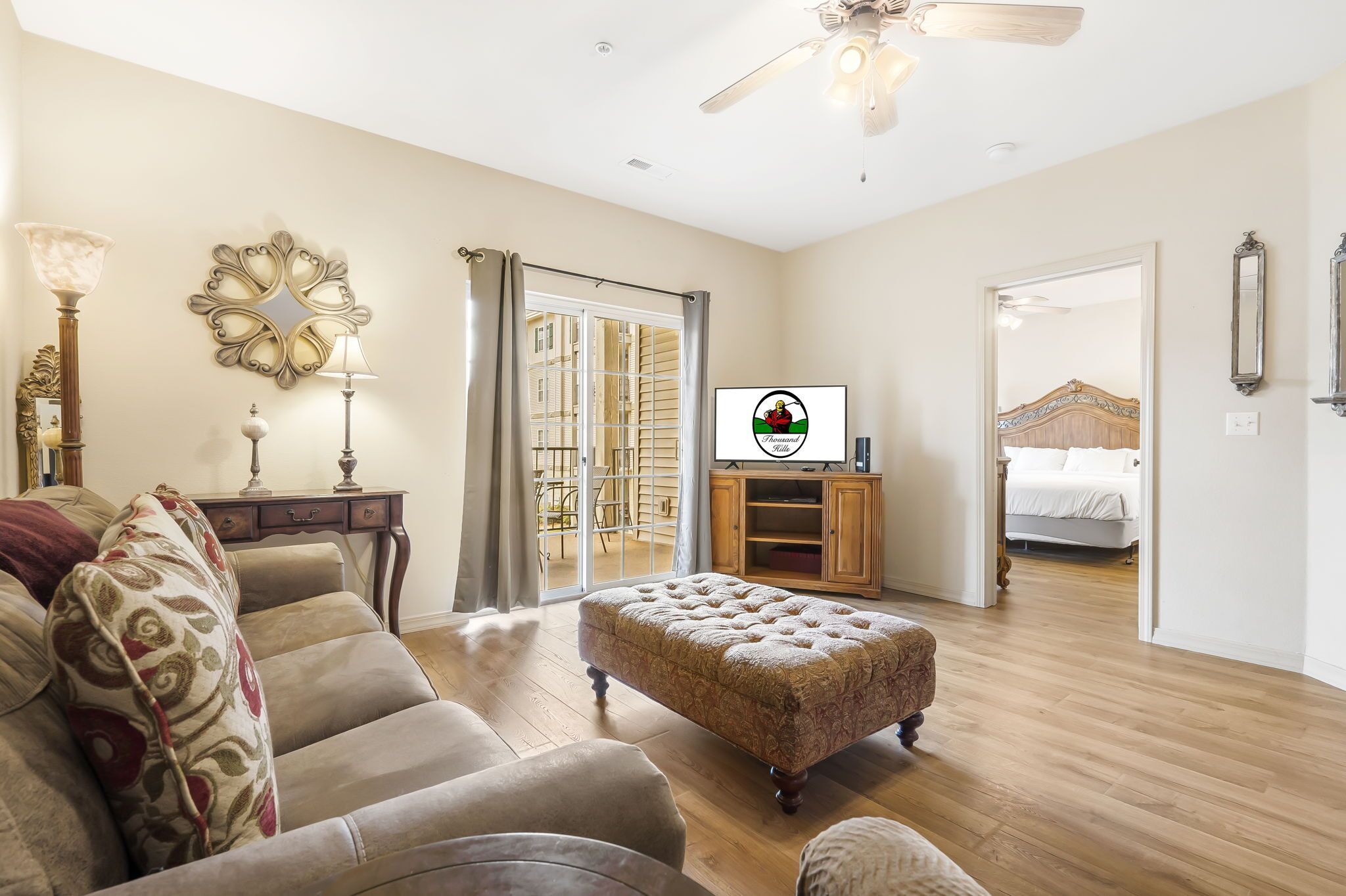 1 habitación, tabla de planchar con plancha, wifi gratis y ropa de cama 