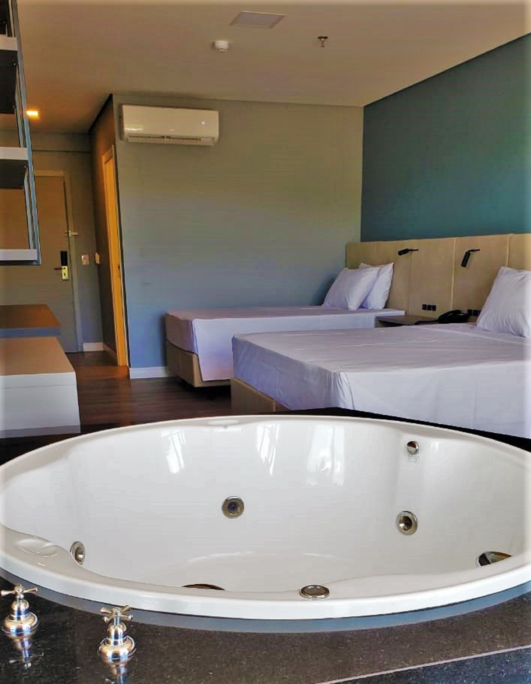 Suíte Premium Triplo | Minibar, soundproofing, iron/ironing board, free WiFi