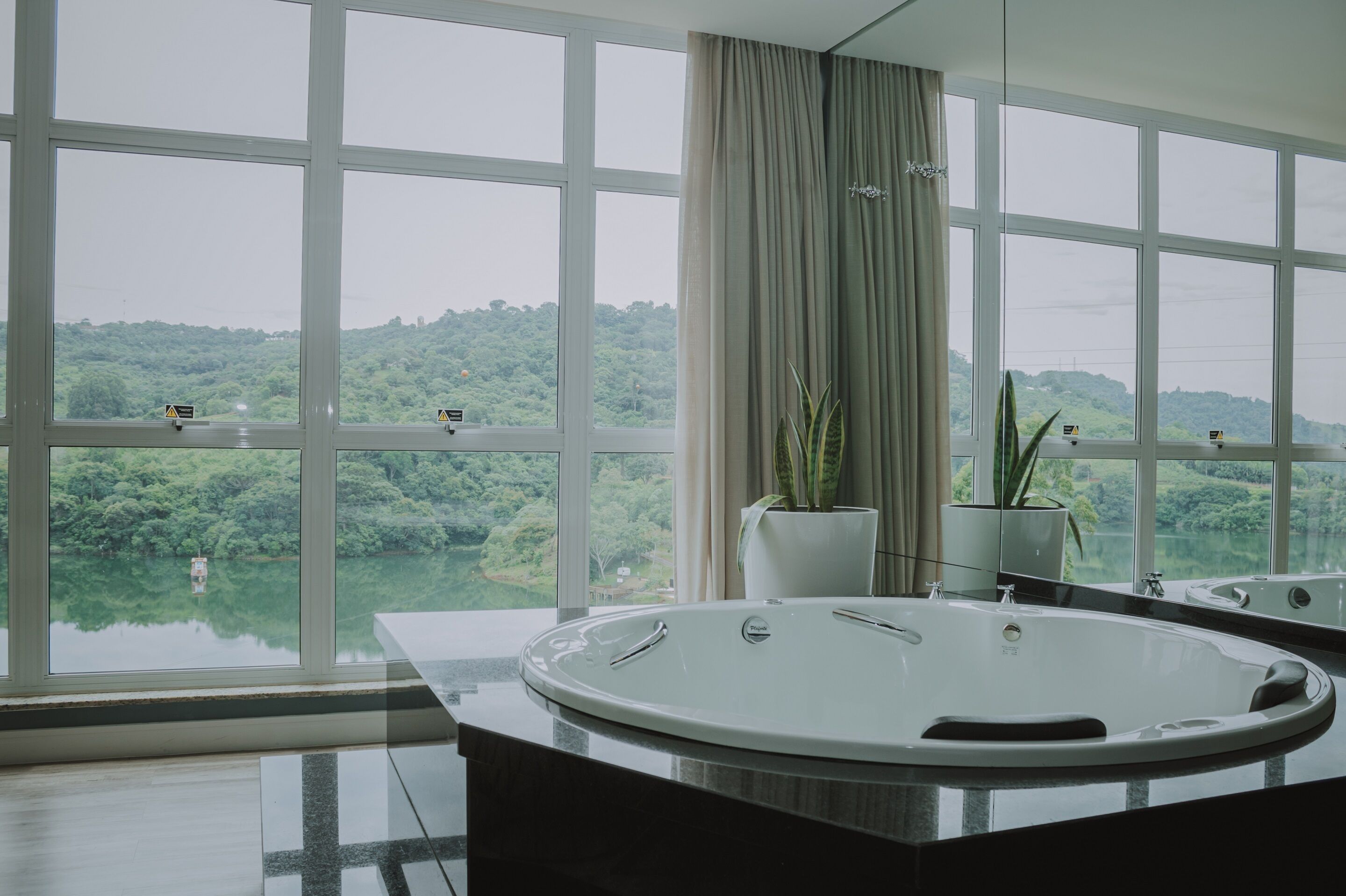 suíte premium king | 1 bedroom, minibar, soundproofing, iron/ironing board