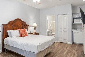 Iron/ironing board, free WiFi, bed sheets