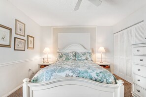 2 bedrooms, iron/ironing board, Internet, bed sheets