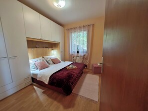 Appartement (A1) | 2 chambres, fer et planche à repasser, accès au Wi-Fi (inclus)