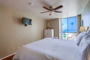 1 bedroom, iron/ironing board, travel cot, WiFi - Beachfront 1BR Condo | Pool | Hot Tub | Sleep 4 (Oceanside)