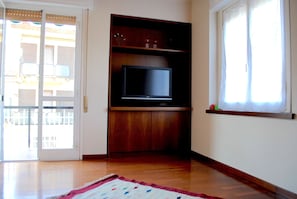 Apartment, 3 Bedrooms | Living room