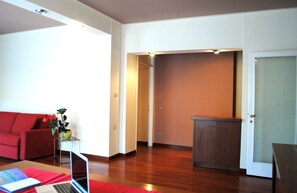 Appartement, 3 chambres | Salle de séjour