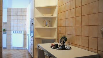 Apartment, 3 Schlafzimmer | Eigene Küche | Großer Kühlschrank, Ofen, Herdplatte, Geschirrspüler