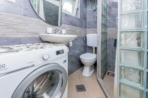 House | Bathroom