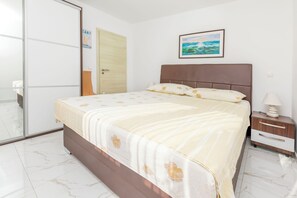 Apartment (A2)