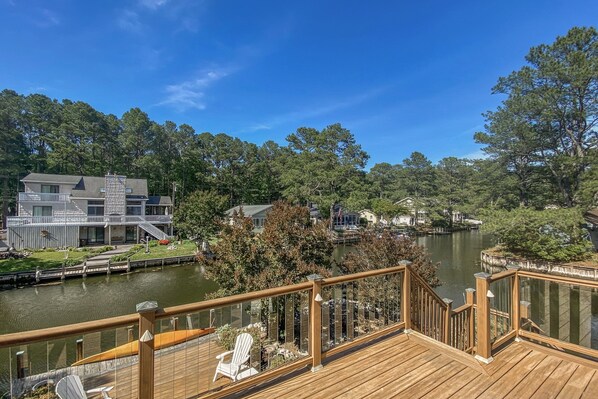 Terrace/patio - South Bethany canal-front house w/ grill, boat dock, and outdoor shower (Bethany Beach)