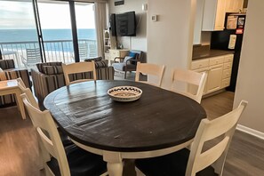Dining - Sea Colony Ocean 8th floor condo w/ pool, balcony, and tennis court (Bethany Beach)