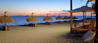 Playa Paraiso, Murcia , beachfront apartment: free WiFi, A/C,Fans, La Manga