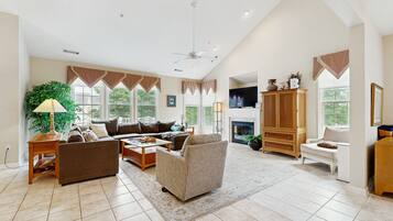 Téléviseur, foyer, lecteur de DVD