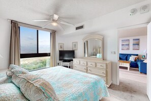 3 bedrooms, iron/ironing board, Internet, bed sheets