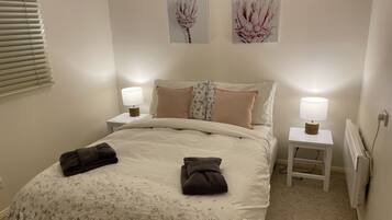 2 bedrooms, iron/ironing board, free WiFi, bed sheets