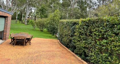☘️"KILMEEDY" Take time to smell the roses🌹 in Bowral-Walk to town-Pet friendly.