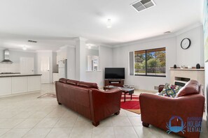 Televisio, videopelikonsoli