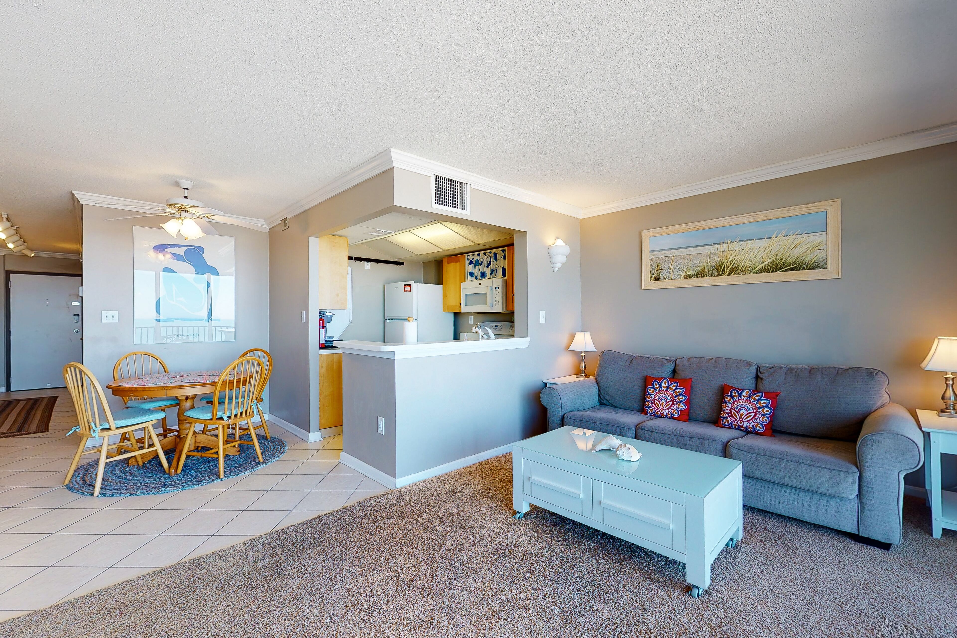 Sea Colony 8th Floor Condo w/ Shared Gas Grill, Gym, & balcony with ocean view!