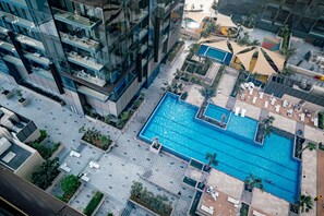 Outdoor pool - HiGuests - Marina Gate Tower (Dubai)