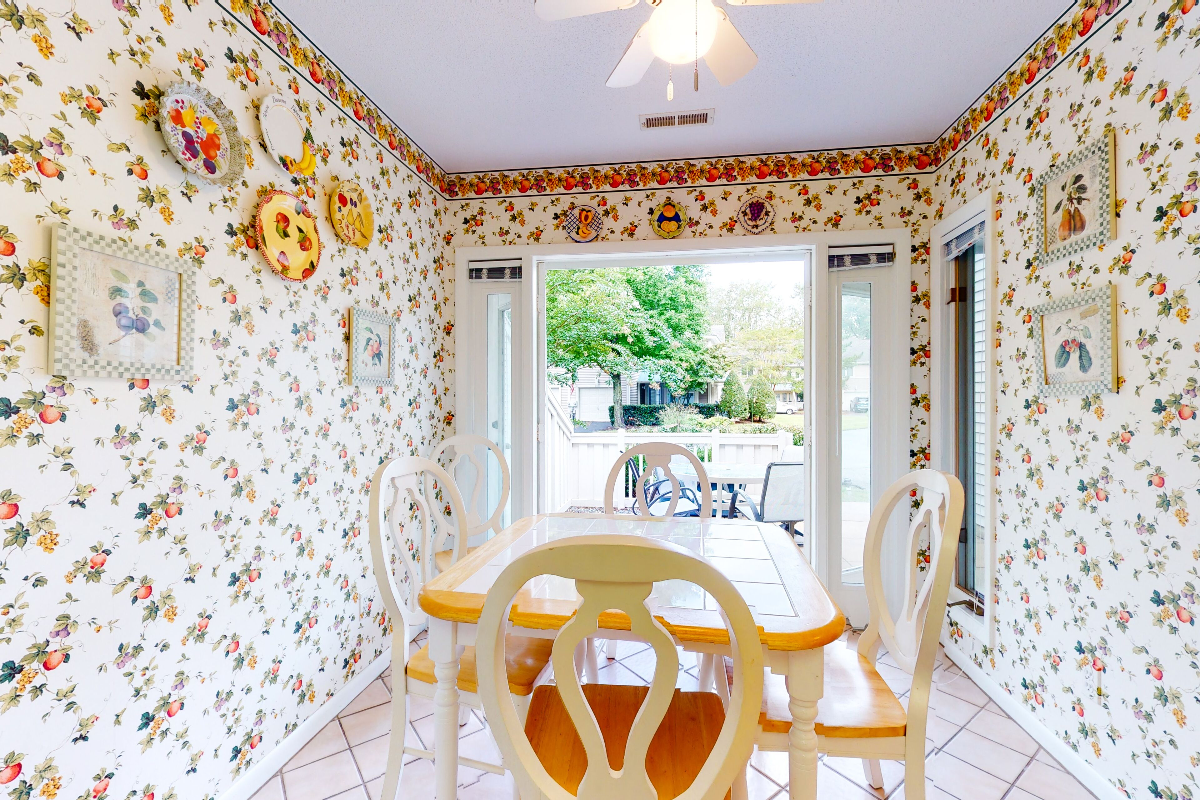 Sea Colony Tennis townhouse with basketball court, gym, pool, & lake view