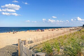 Beach - Salt Meadows townhouse w/ elevator, gas fireplace & community pool and pier (Fenwick Island)