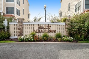 Property grounds - Salt Meadows townhouse w/ elevator, gas fireplace & community pool and pier (Fenwick Island)