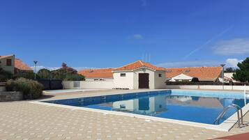 Piscine extérieure, piscine chauffée