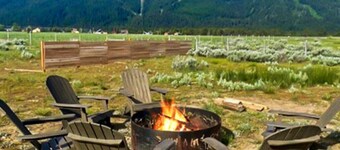 Amazing Tamarack Resort Views, Hot Tub, Huge Lot!