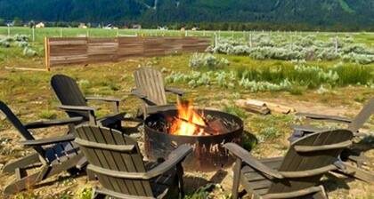 Amazing Tamarack Resort Views, Hot Tub, Huge Lot!