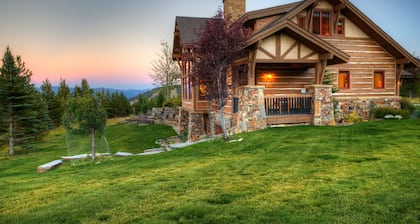 Half Hitch Chalet- Luxury Ski-In/ Ski-Out Avail Feb 10th-15th!