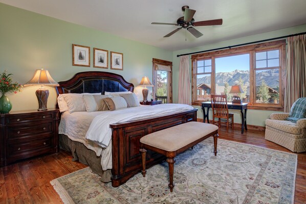 5 bedrooms, WiFi, bed sheets