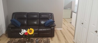 2BR Apt Ideal for Long Stays,  with Driveway Parking